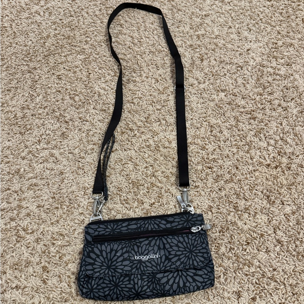 Baggallini Gray Floral Crossbody Bag